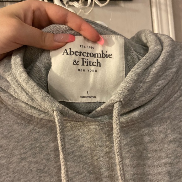 Abercrombie and Fitch Cropped Sweater - Picture 2 of 4